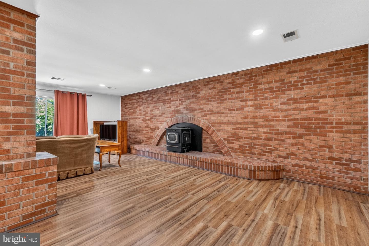 328 Sansbury Road photo 30
