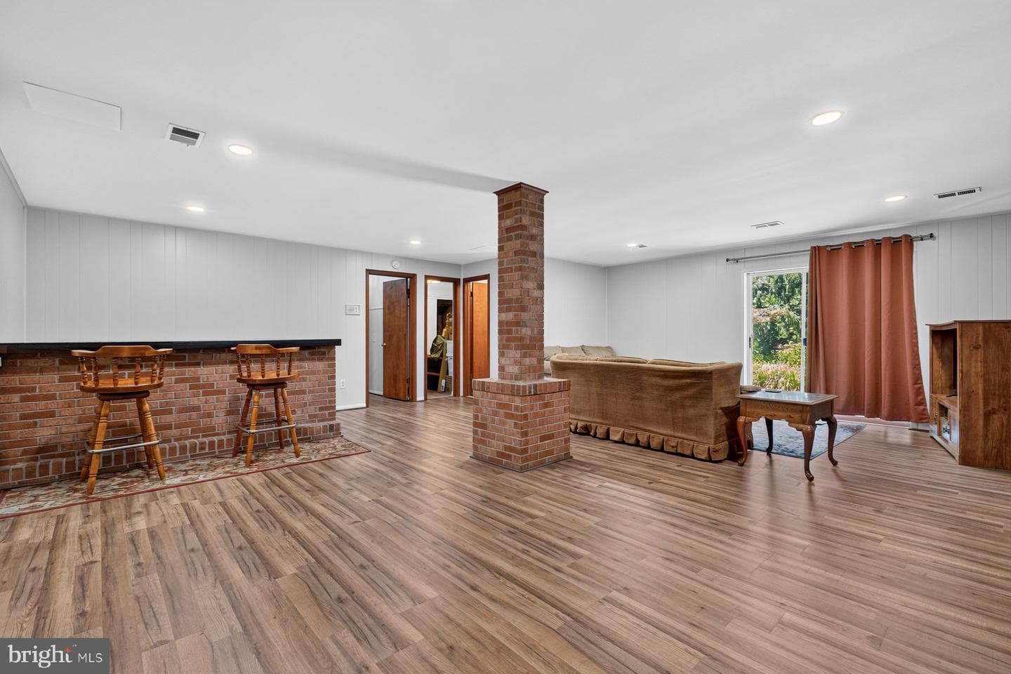 328 Sansbury Road photo 32
