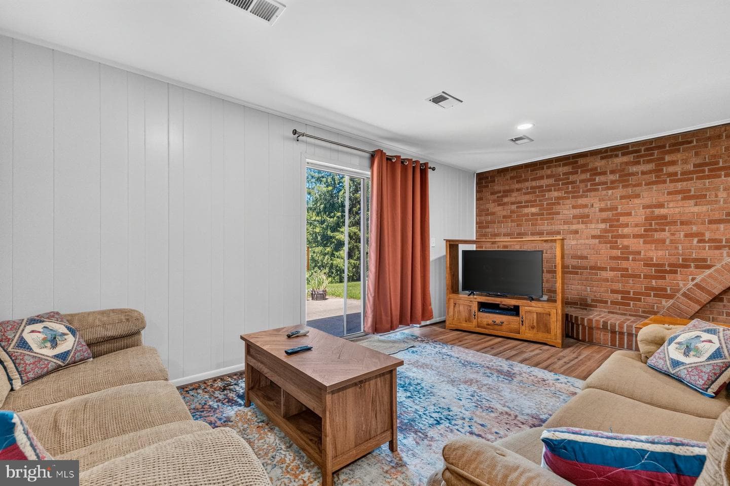 328 Sansbury Road photo 33