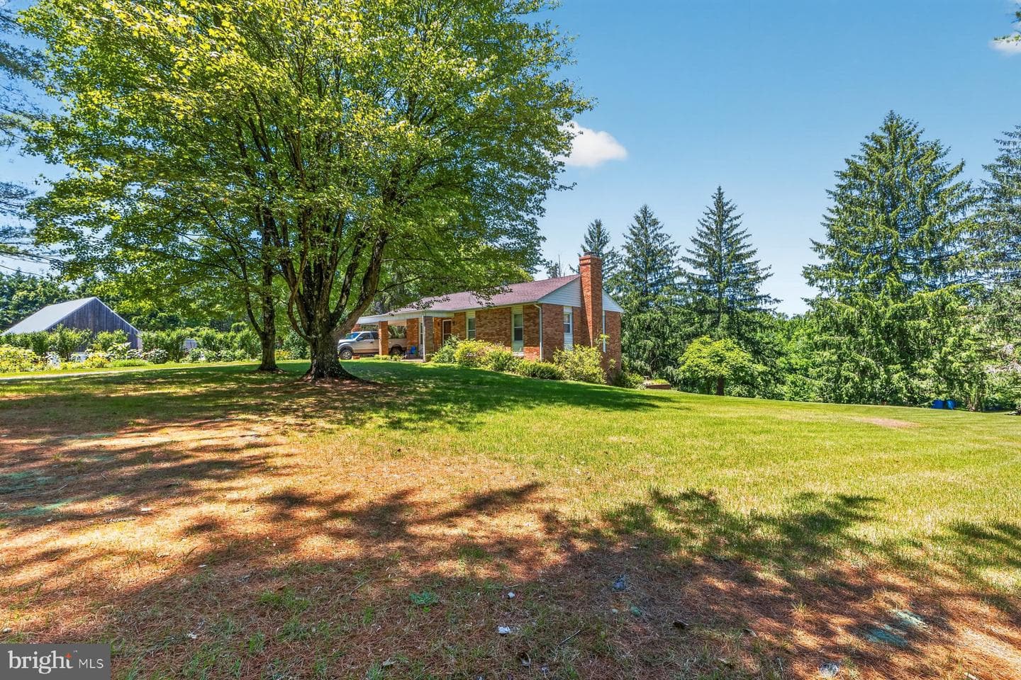 328 Sansbury Road photo 7