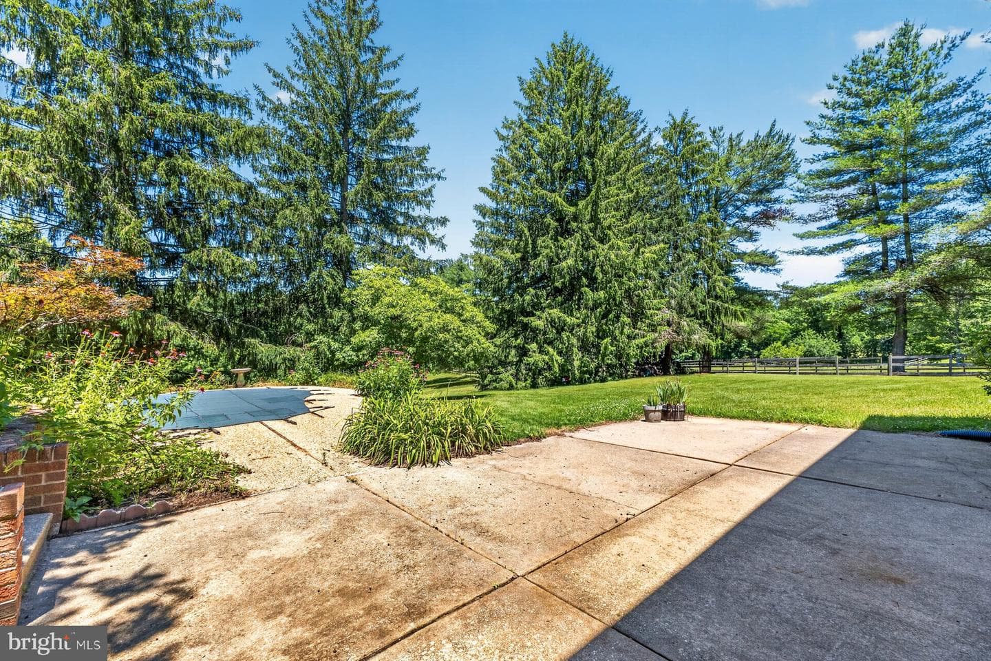 328 Sansbury Road photo 9