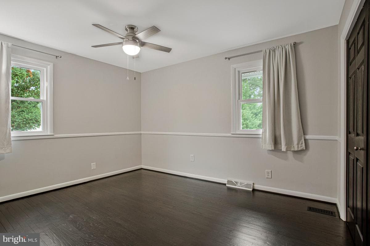 454 Manor Road photo 13