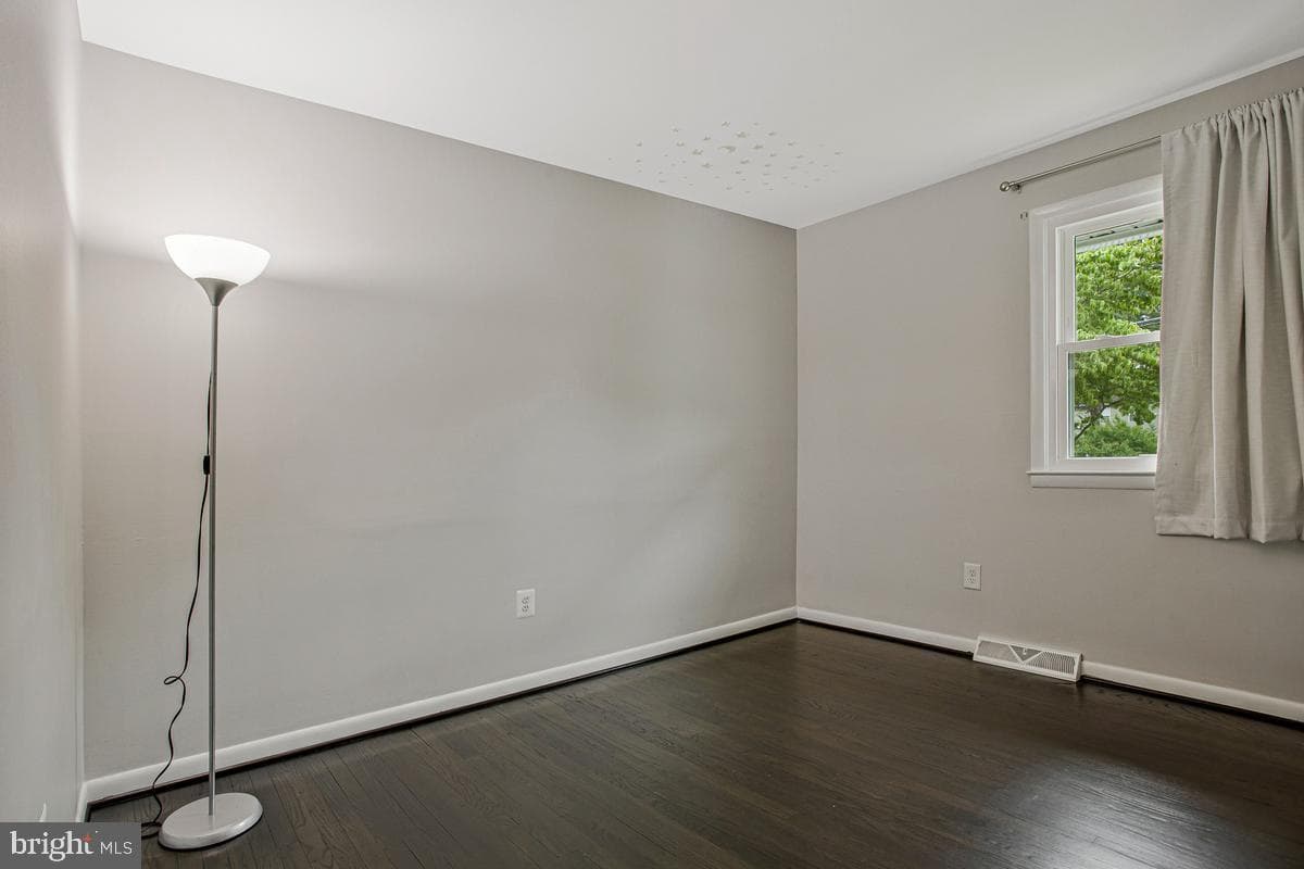 454 Manor Road photo 19