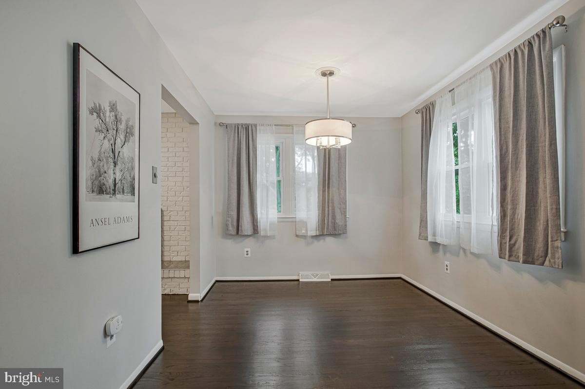 454 Manor Road photo 7