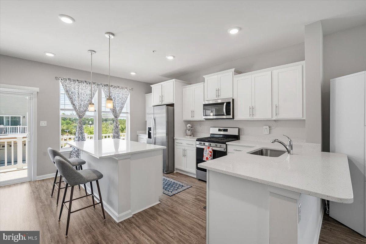 2020 Hinshaw Drive photo 15