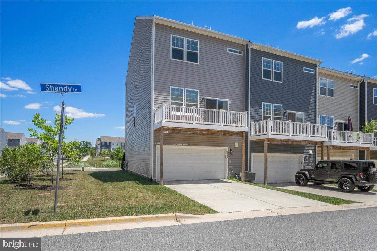 2020 Hinshaw Drive photo 32