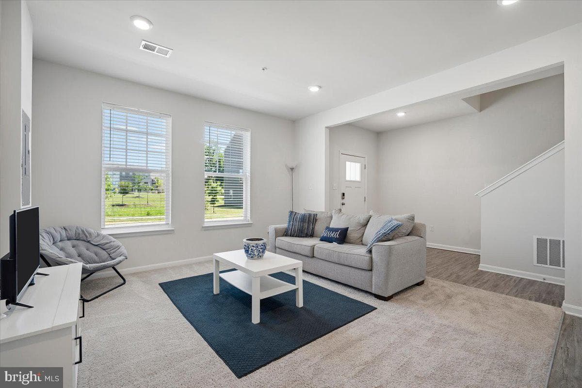 2020 Hinshaw Drive photo 6