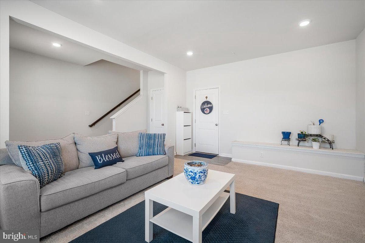 2020 Hinshaw Drive photo 8