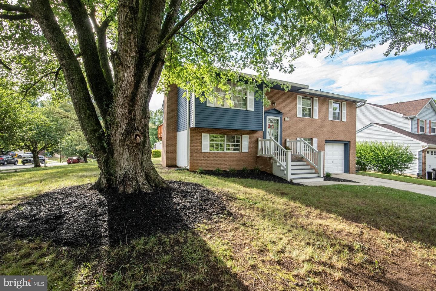 1240 Viking Drive N photo 3