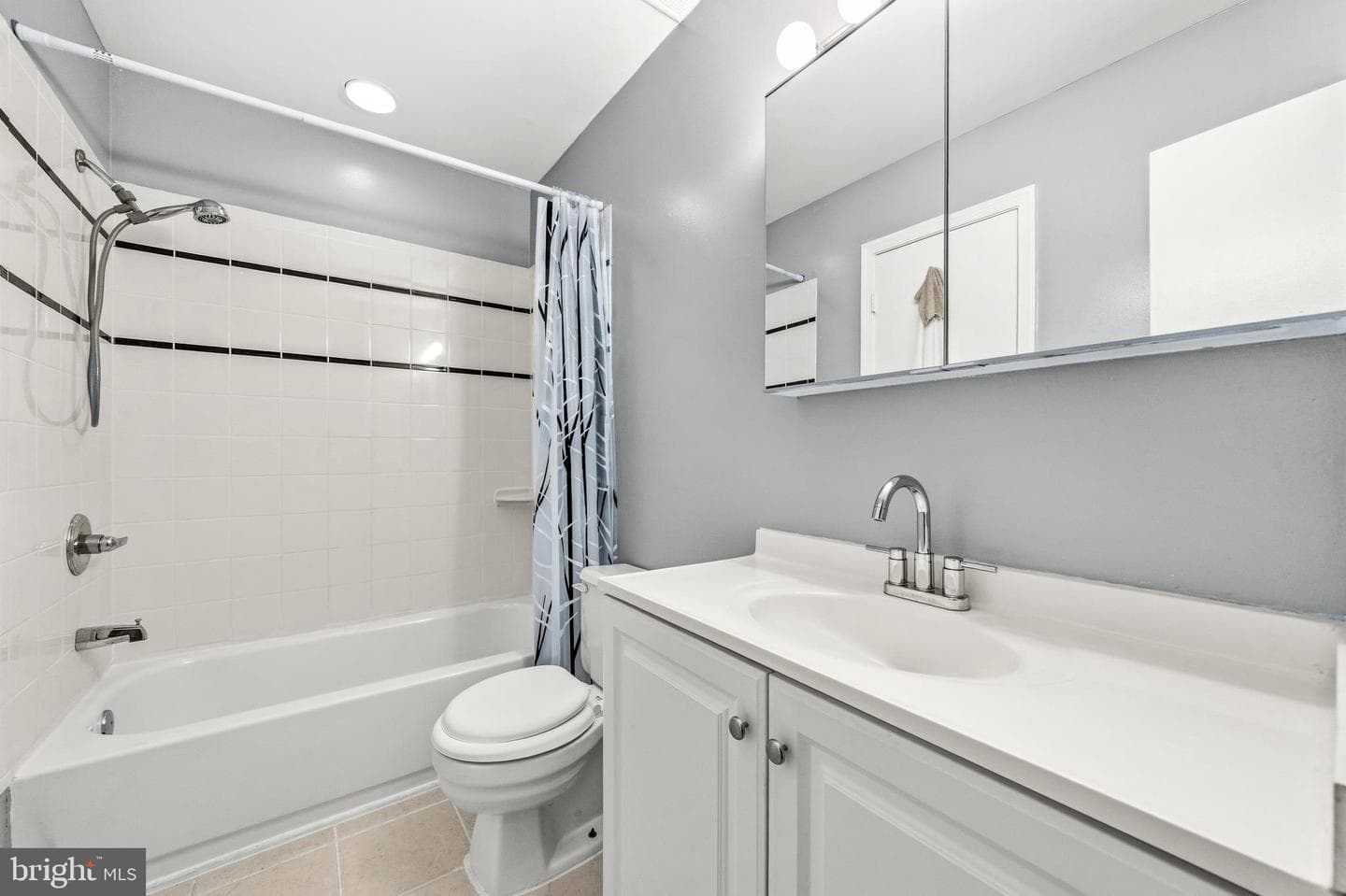 3381 Style Avenue photo 18