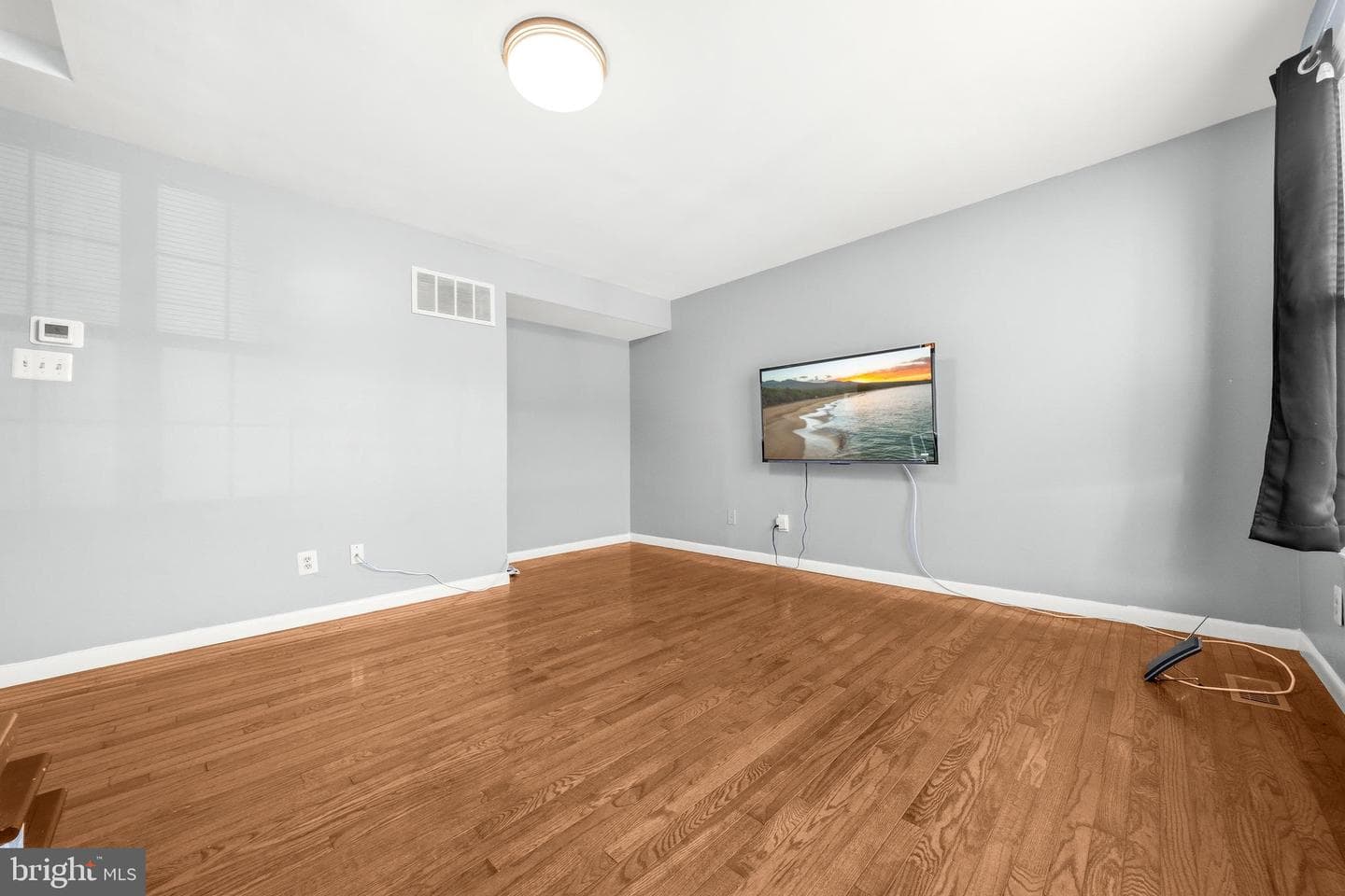 3381 Style Avenue photo 5