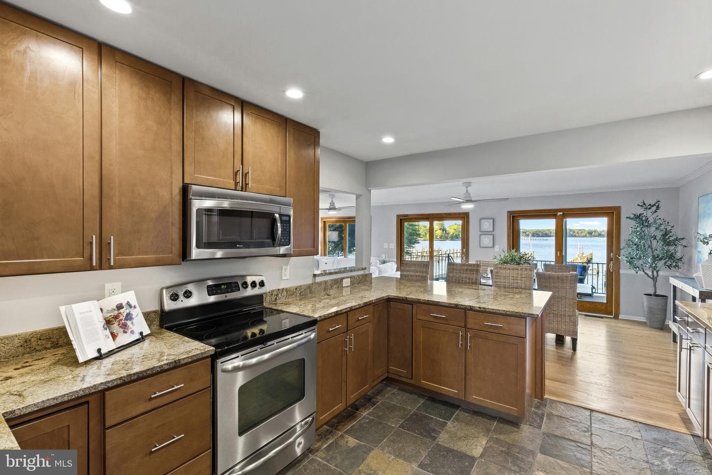 310 Magothy Road photo 9