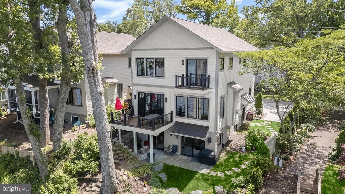 20 Shore Walk Road, Riva