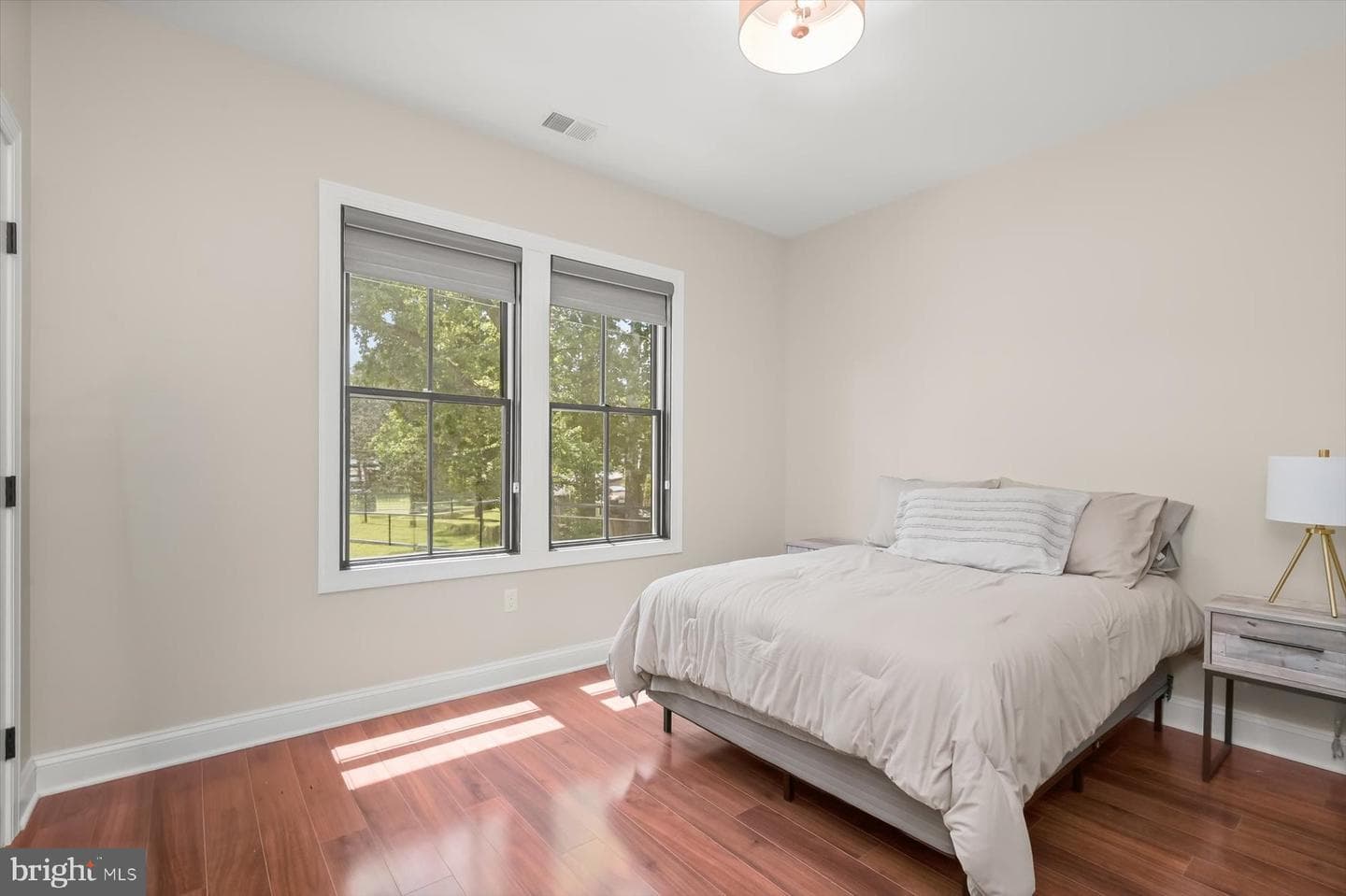 20 Shore Walk Road photo 45