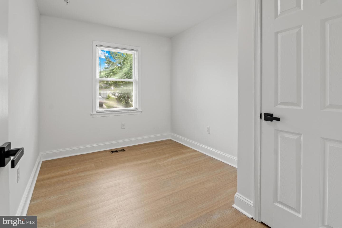 1424 Regent Street photo 26
