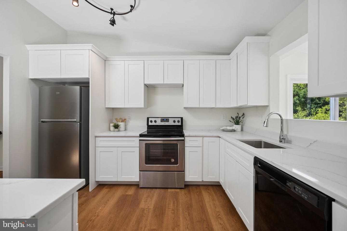 1365 Moyer Road photo 5