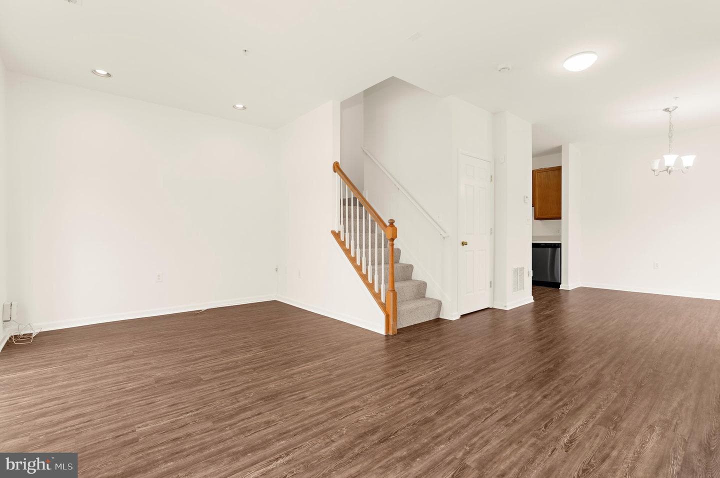 1923 Bulrush Court photo 6