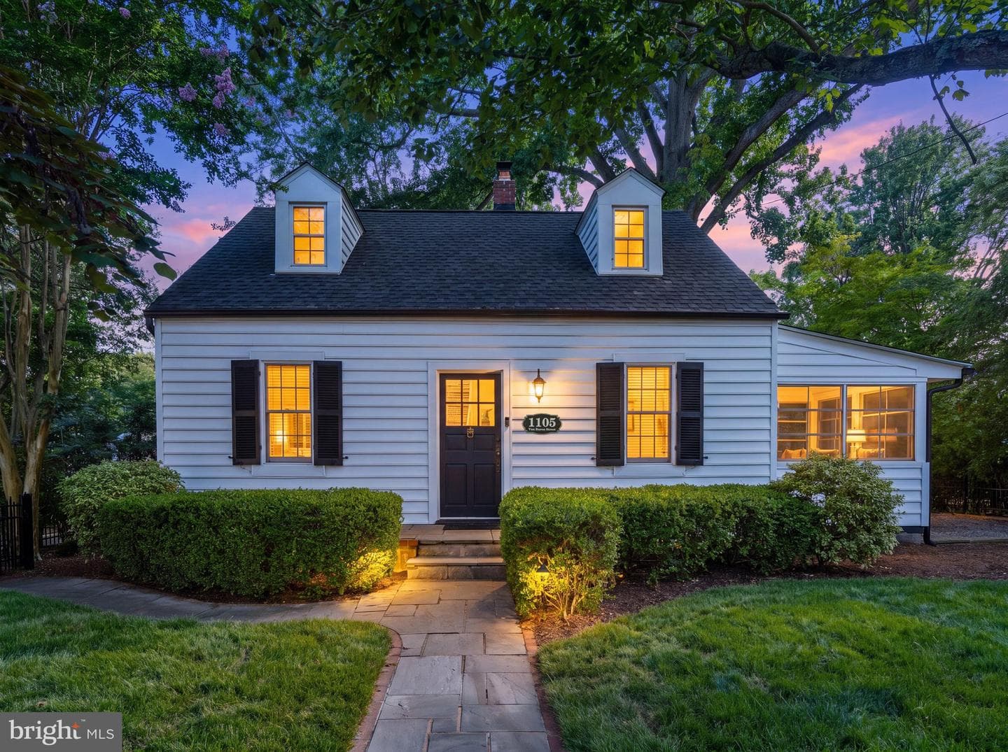 1105 Van Buren Street photo 1