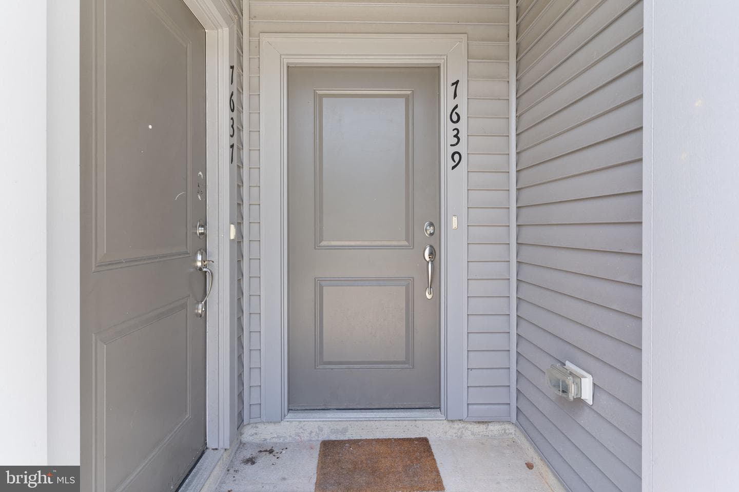 7639 Stemhart Lane photo 3