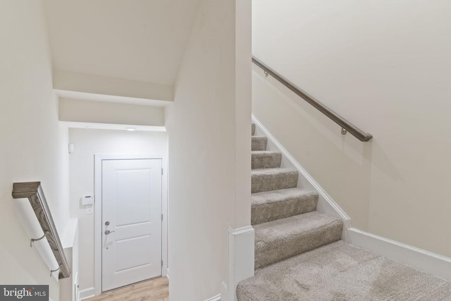 7639 Stemhart Lane photo 4