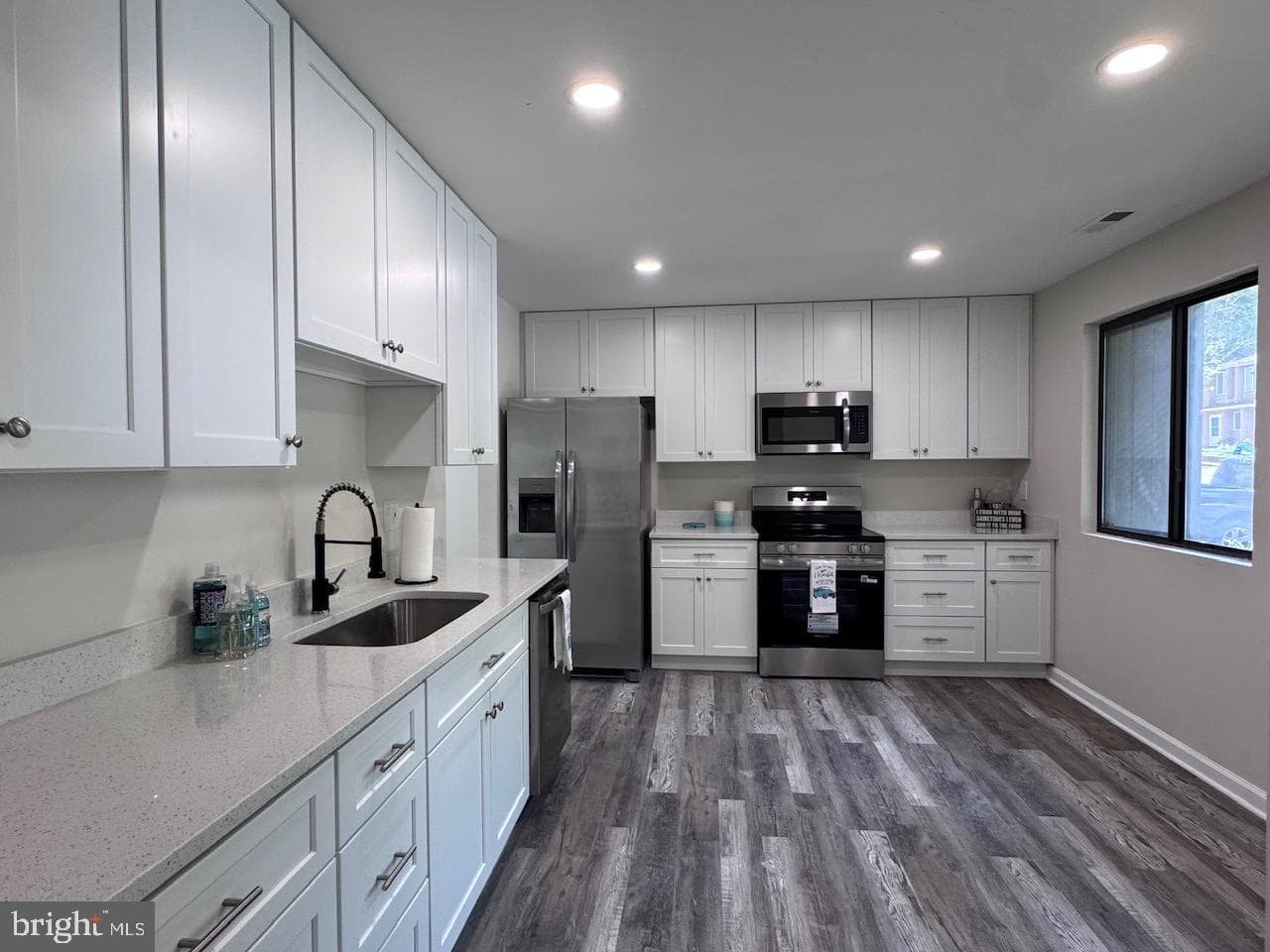 1512 Winterberry Drive photo 4