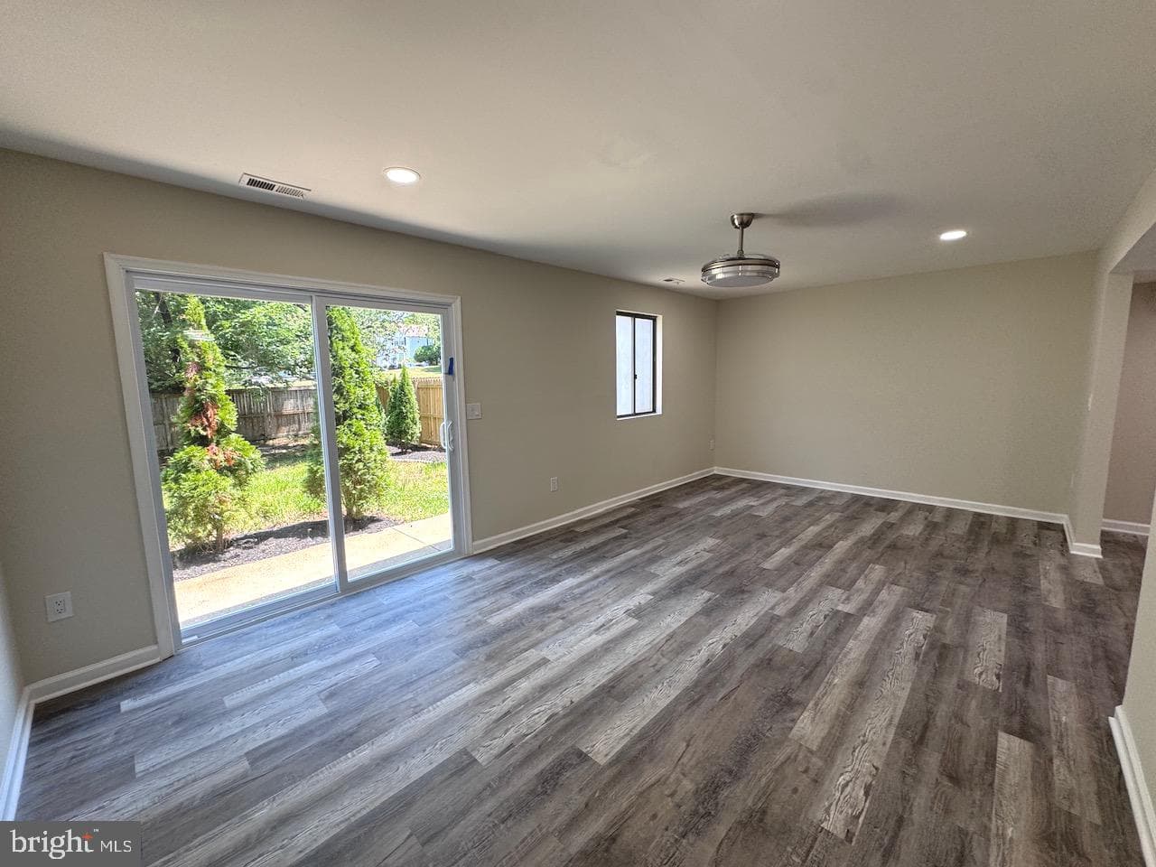 1512 Winterberry Drive photo 6