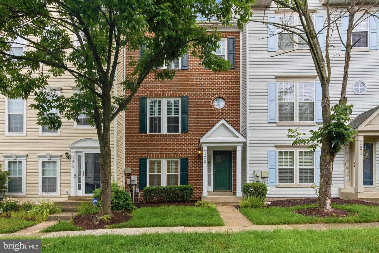 123 Blackbird Hill Lane, Laurel