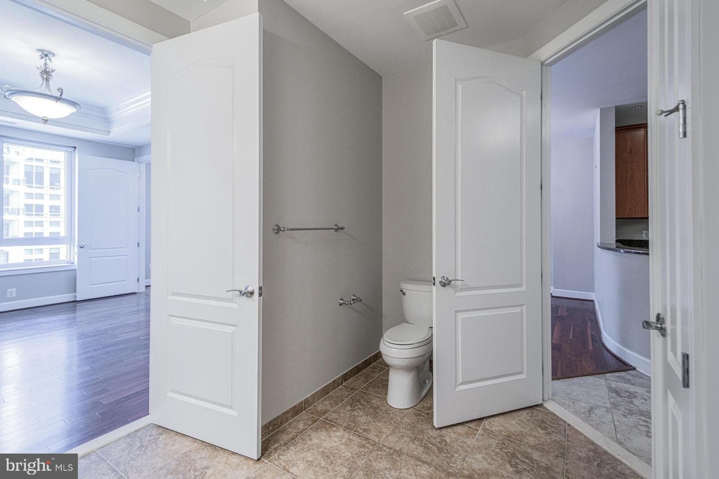 1915 Towne Centre Boulevard #707 photo 29