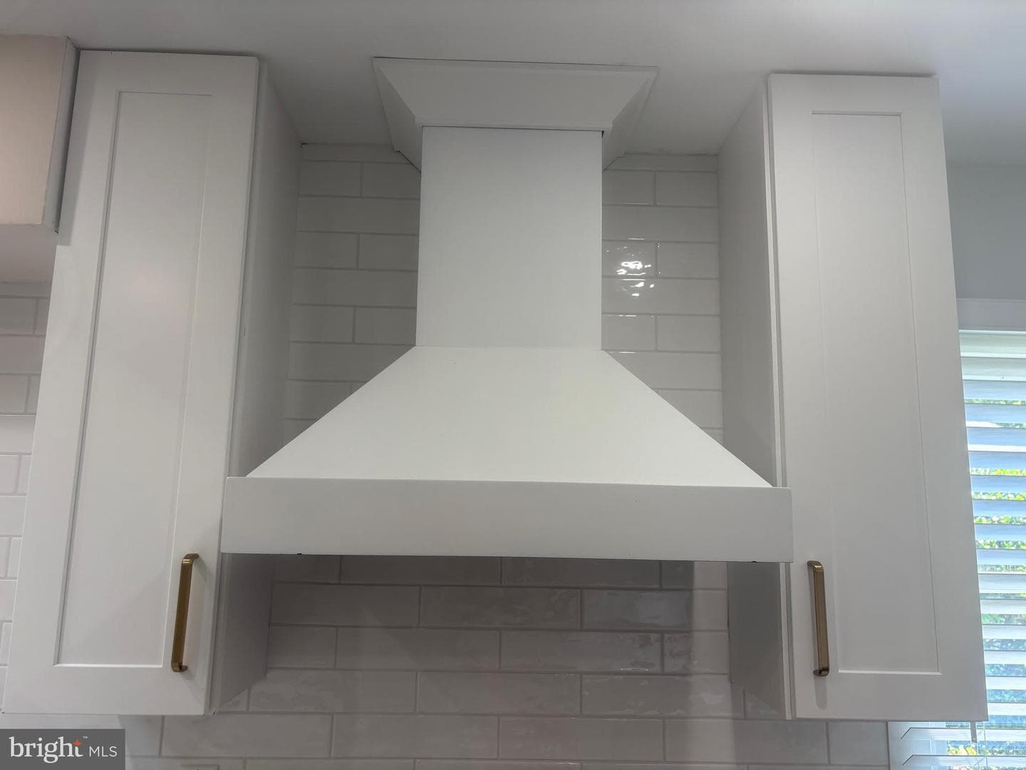 708 Sydney Terrace photo 10