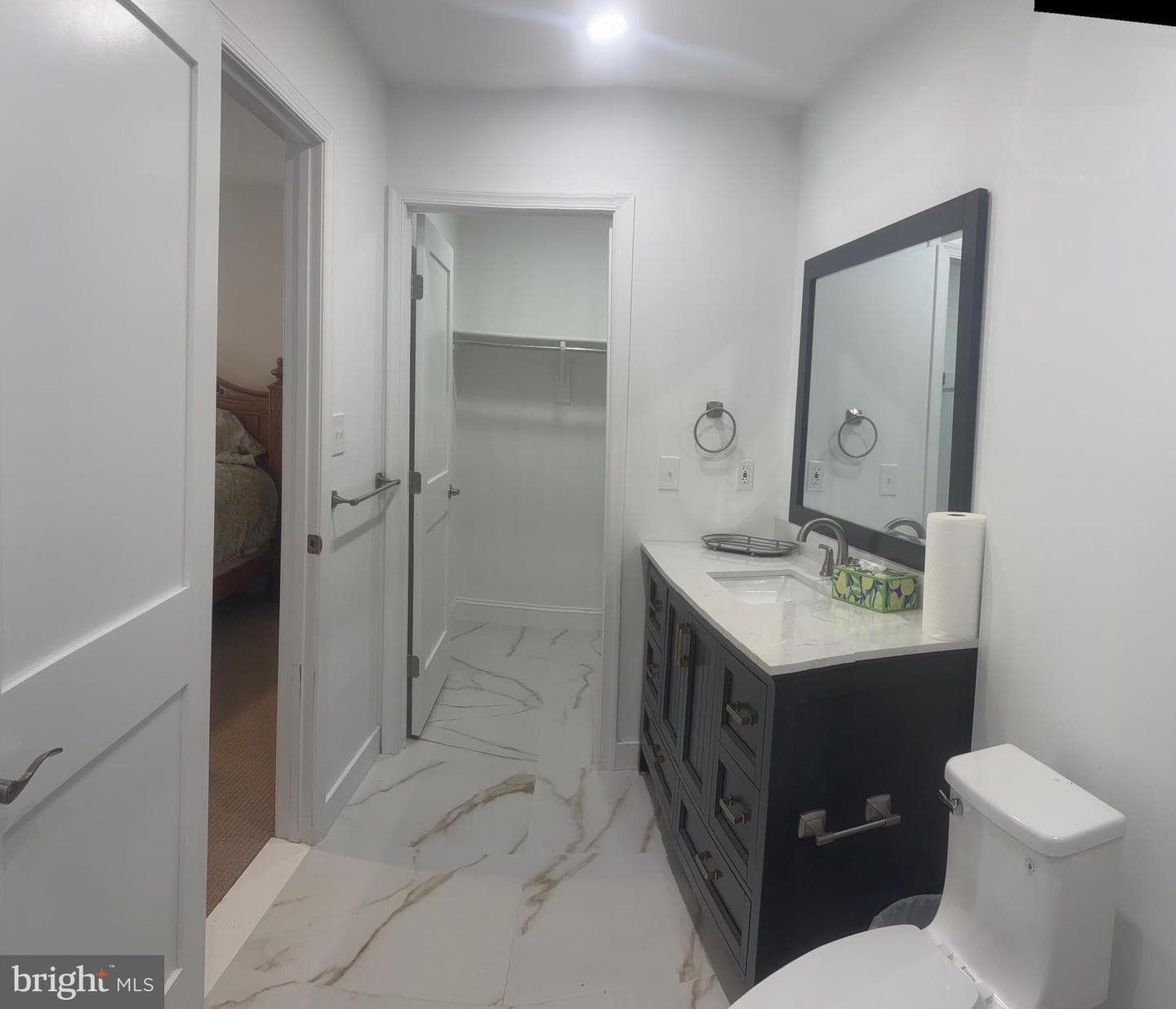 708 Sydney Terrace photo 24