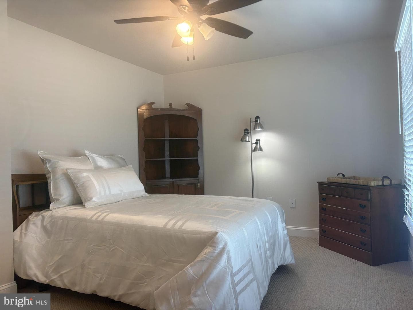 708 Sydney Terrace photo 31