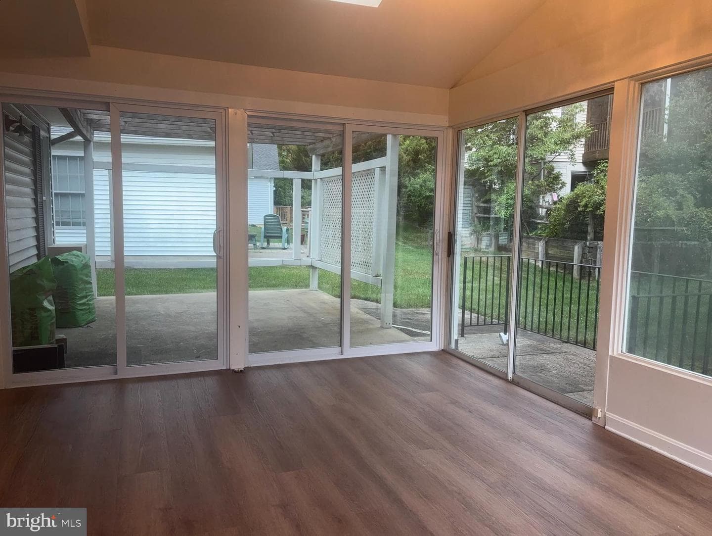 708 Sydney Terrace photo 43