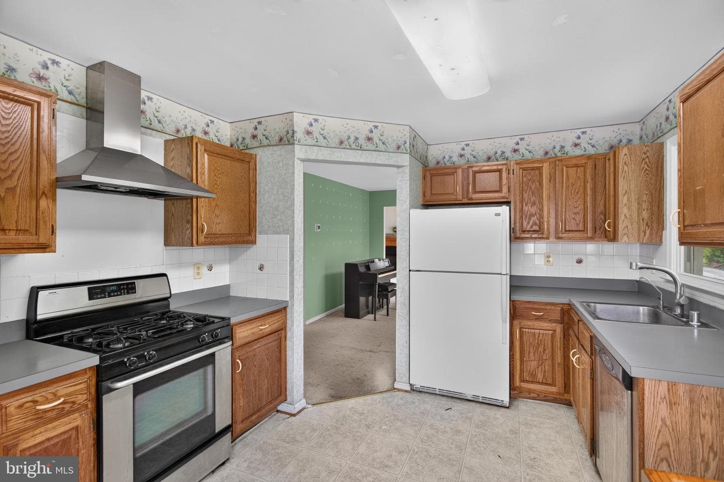 5125 Marx Drive, West River