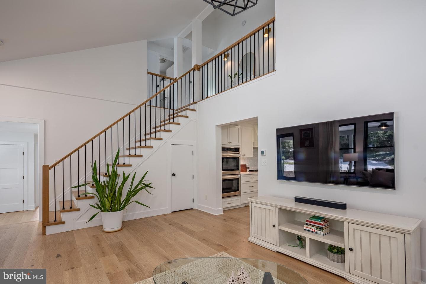 1018 Magothy Avenue photo 12