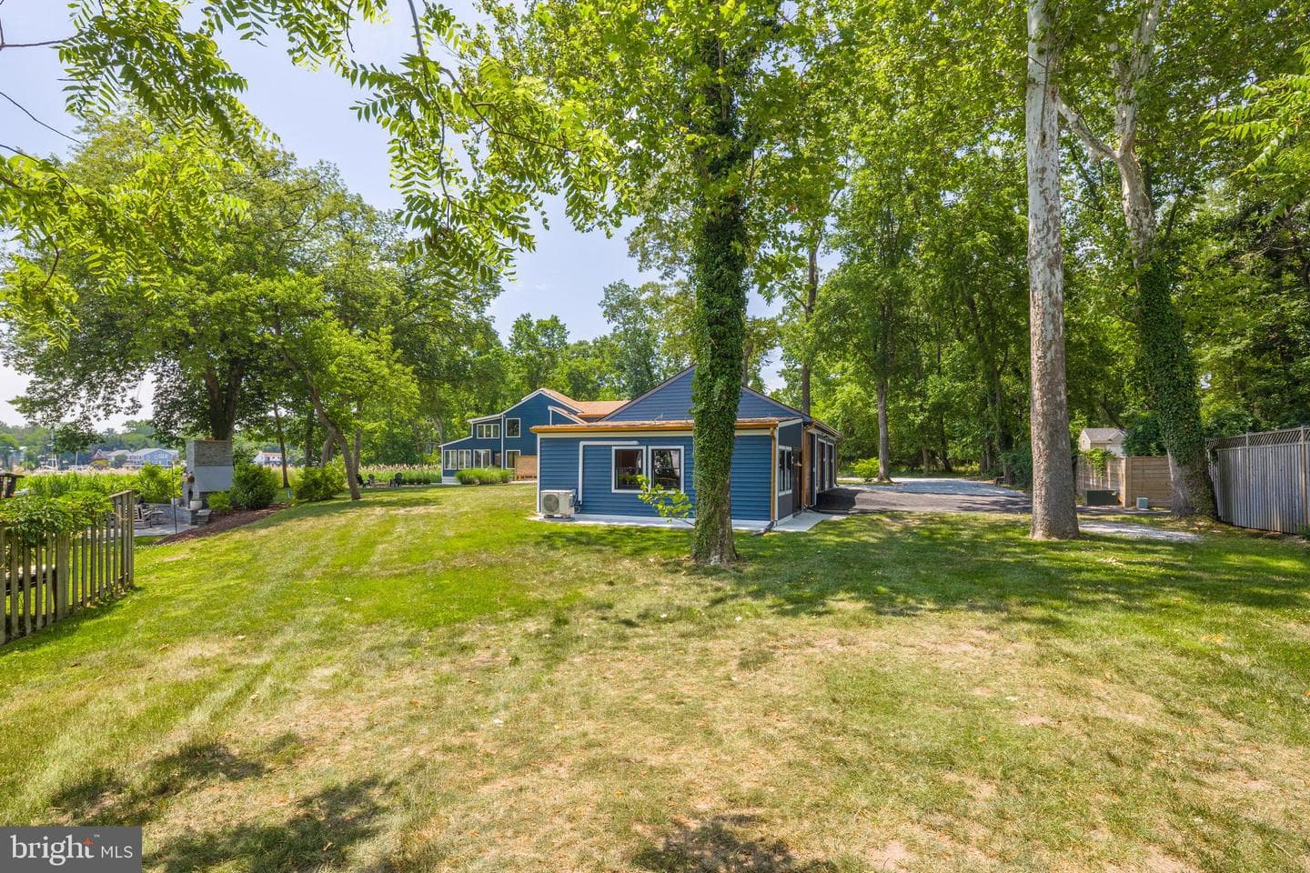 1018 Magothy Avenue photo 99