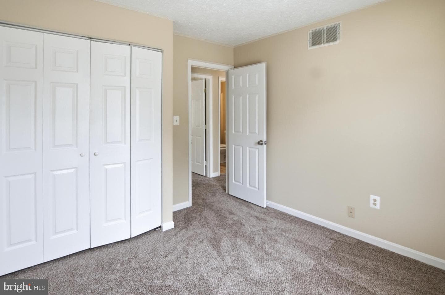 1115 Hotel Drive photo 15