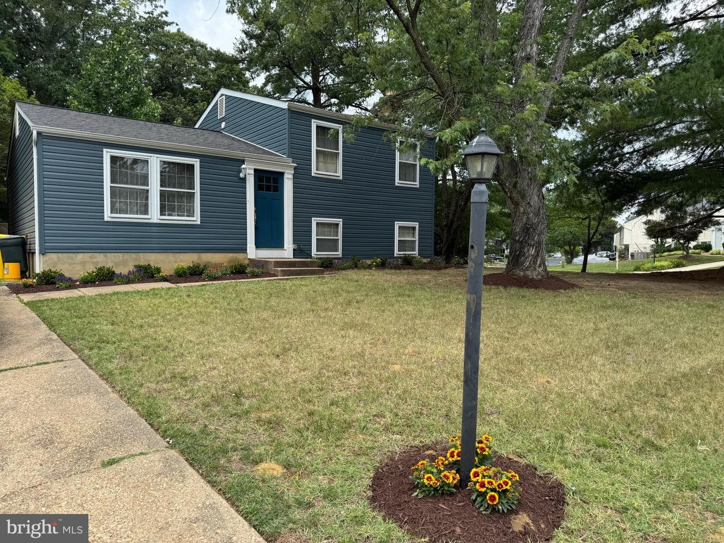820 Grimsby Garth, Arnold