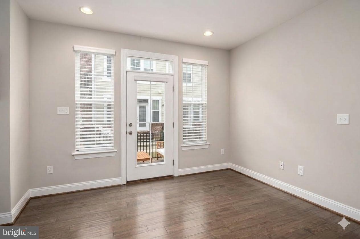 602 James Walker Place photo 11