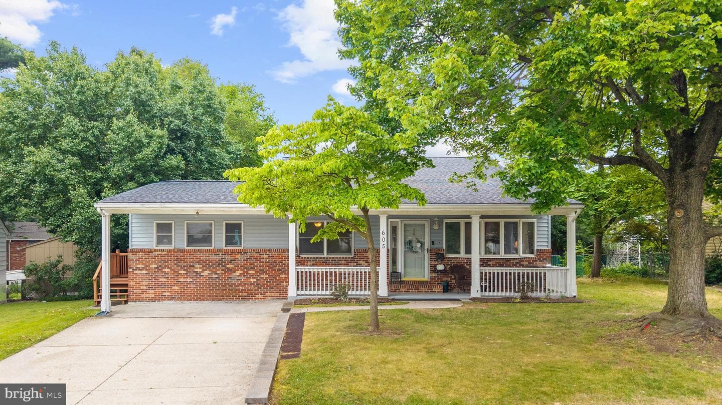605 Carolyn Road photo 4