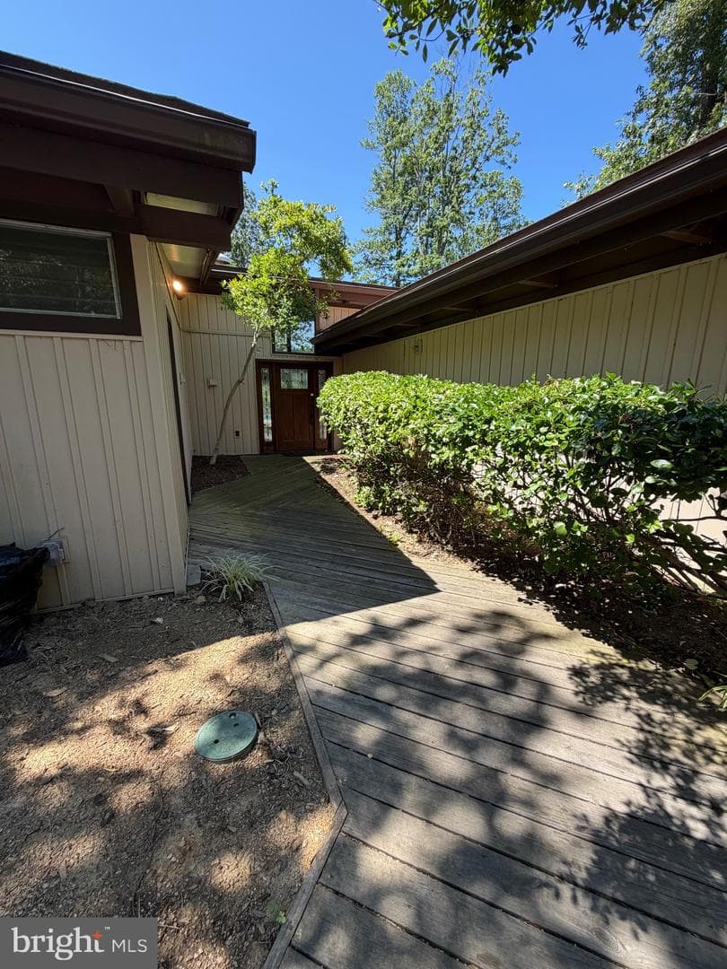 1674 Homewood Landing Road photo 3