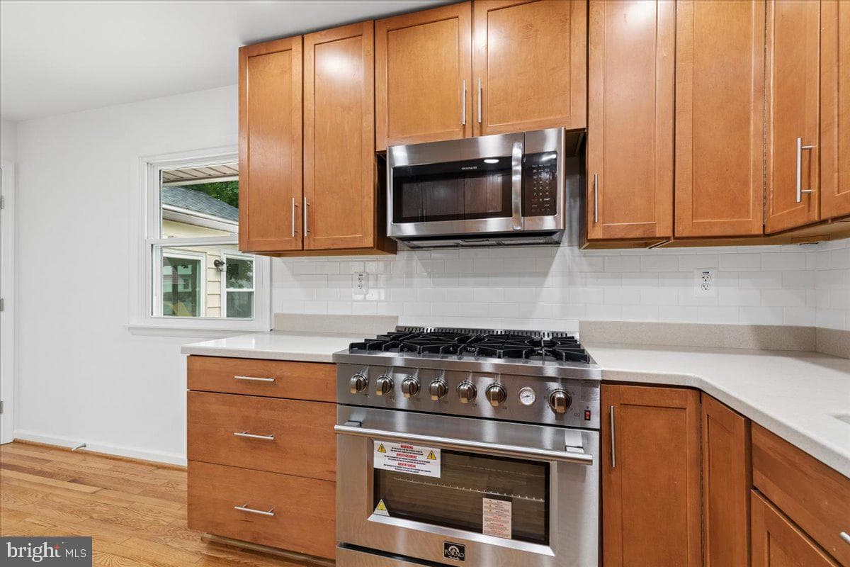 105 Chalmers Avenue photo 12