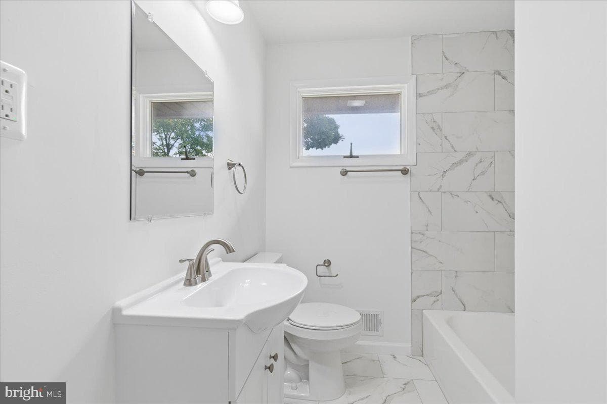 105 Chalmers Avenue photo 13