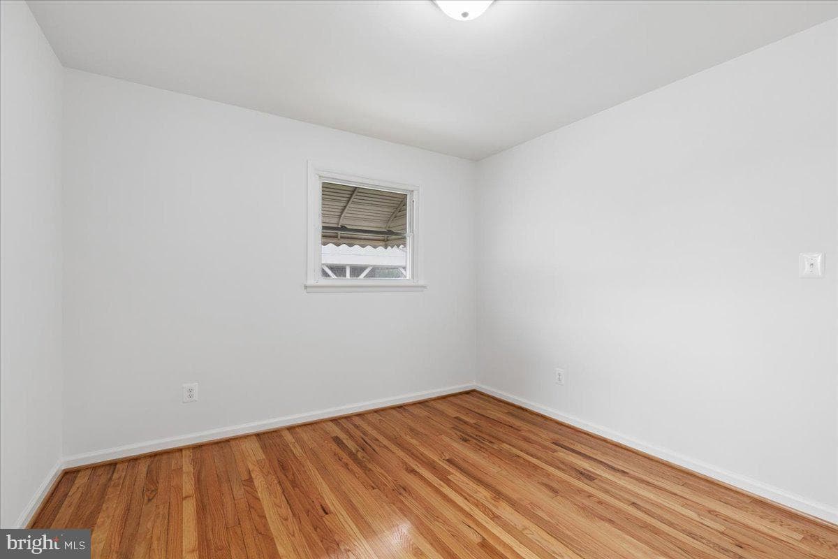 105 Chalmers Avenue photo 16