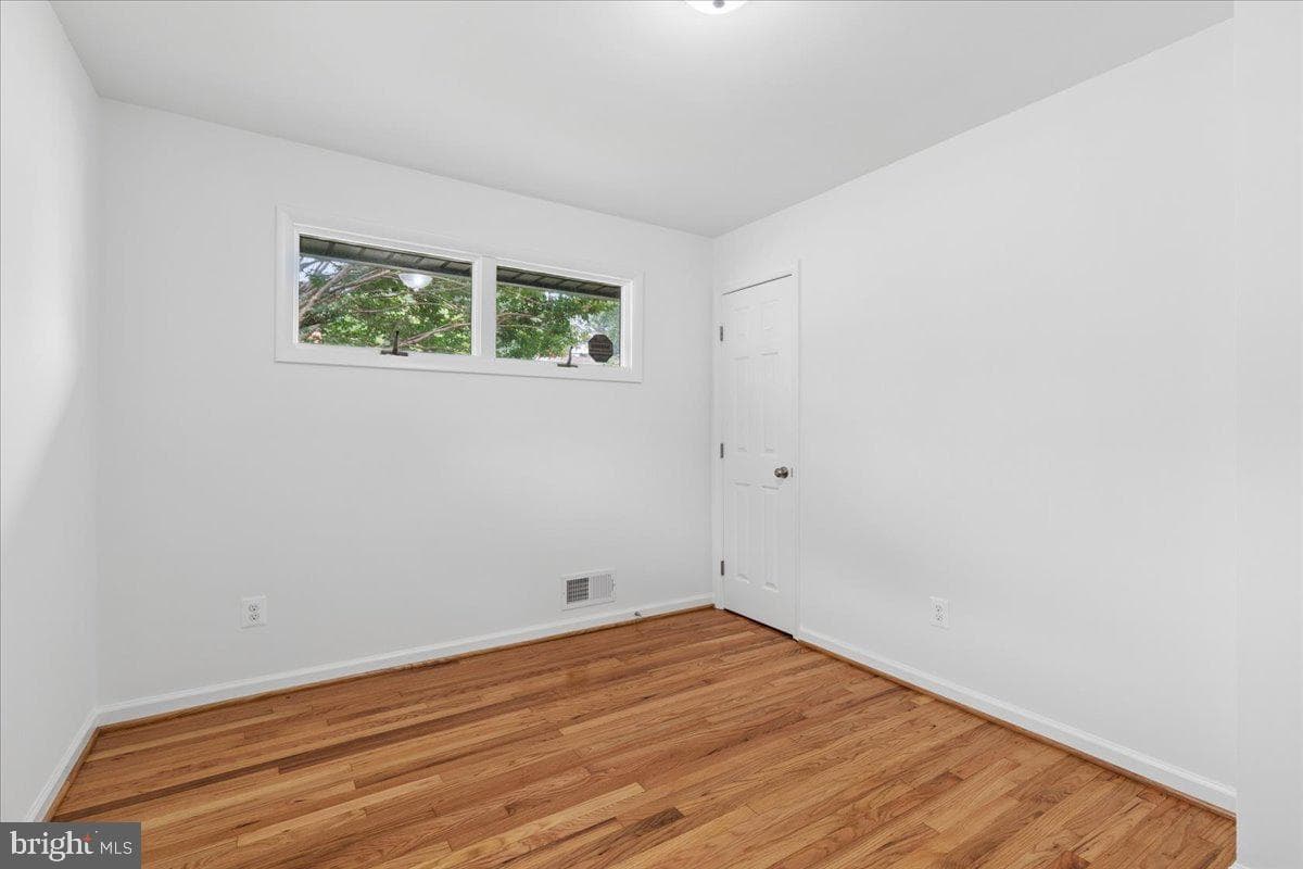 105 Chalmers Avenue photo 20