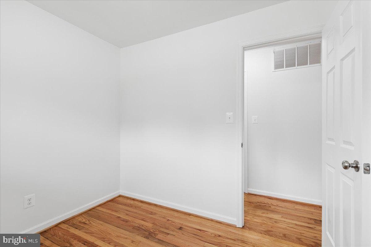105 Chalmers Avenue photo 24