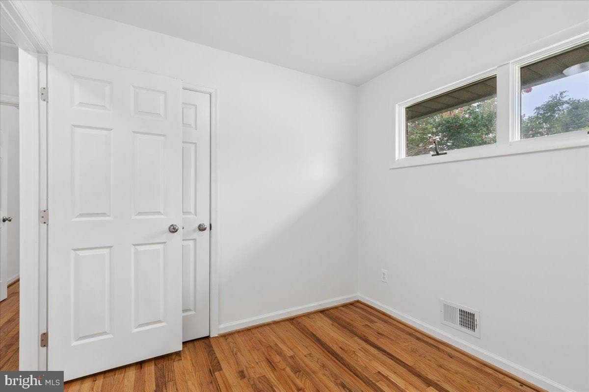 105 Chalmers Avenue photo 26