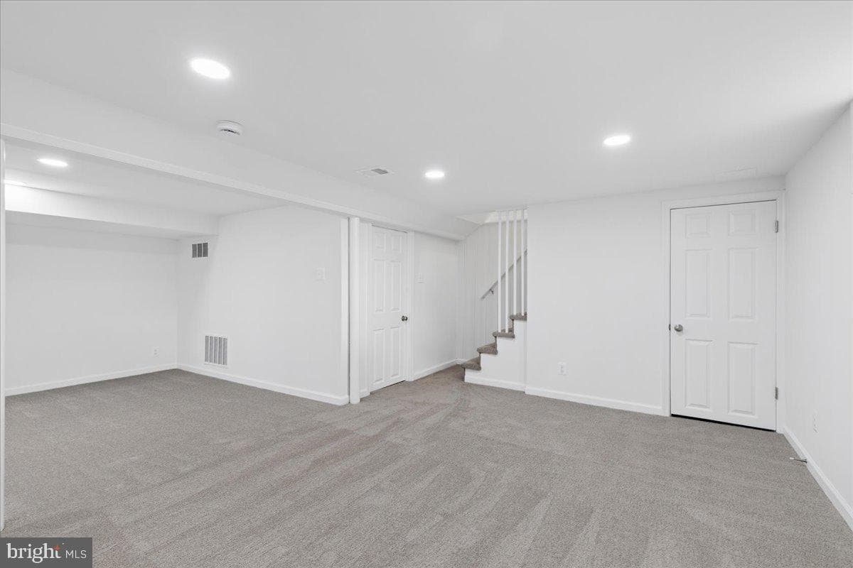 105 Chalmers Avenue photo 29