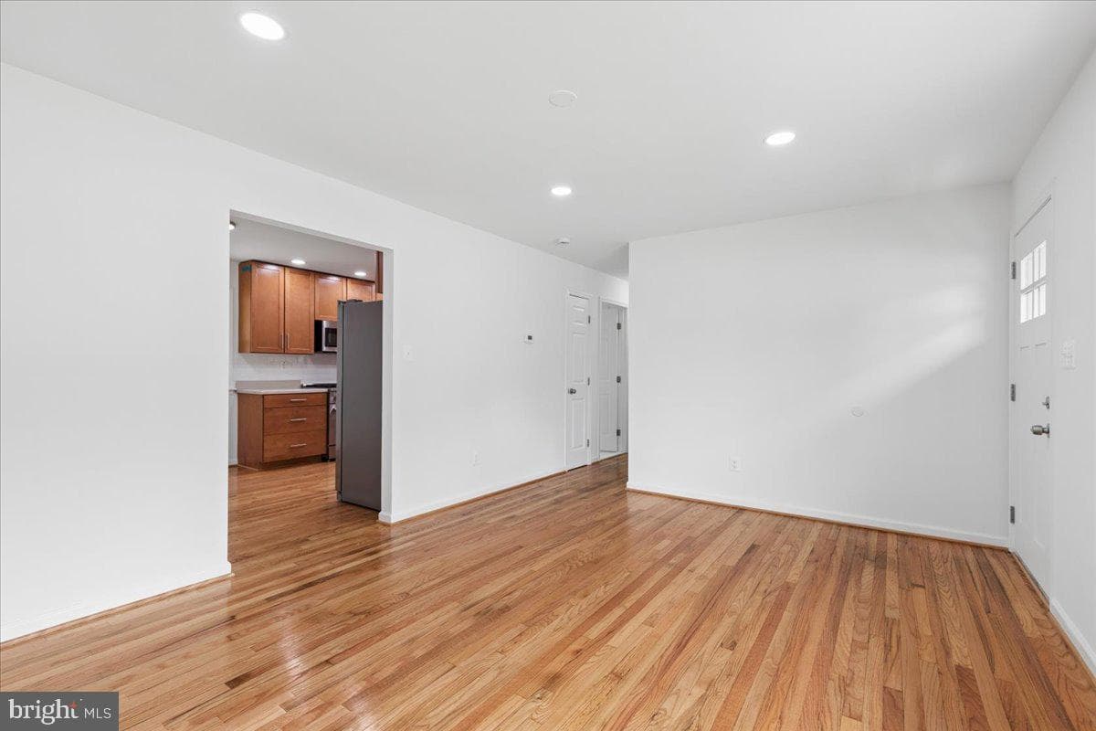 105 Chalmers Avenue photo 3