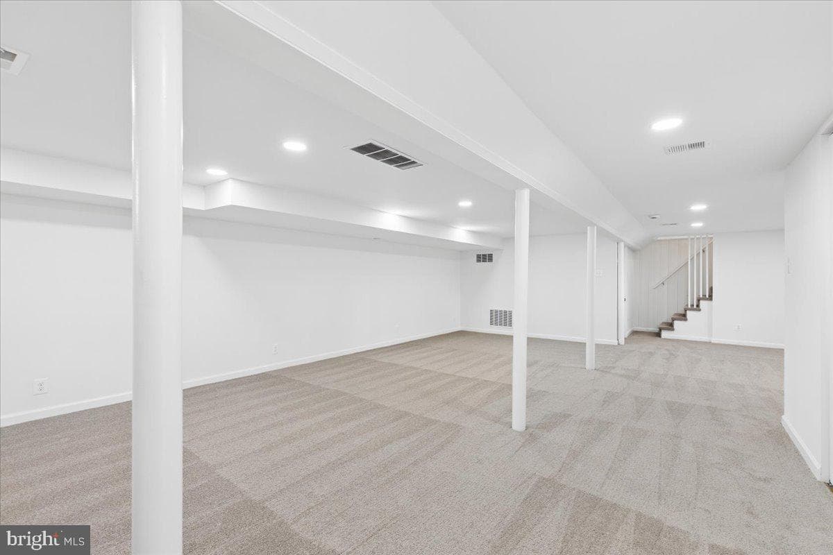 105 Chalmers Avenue photo 32