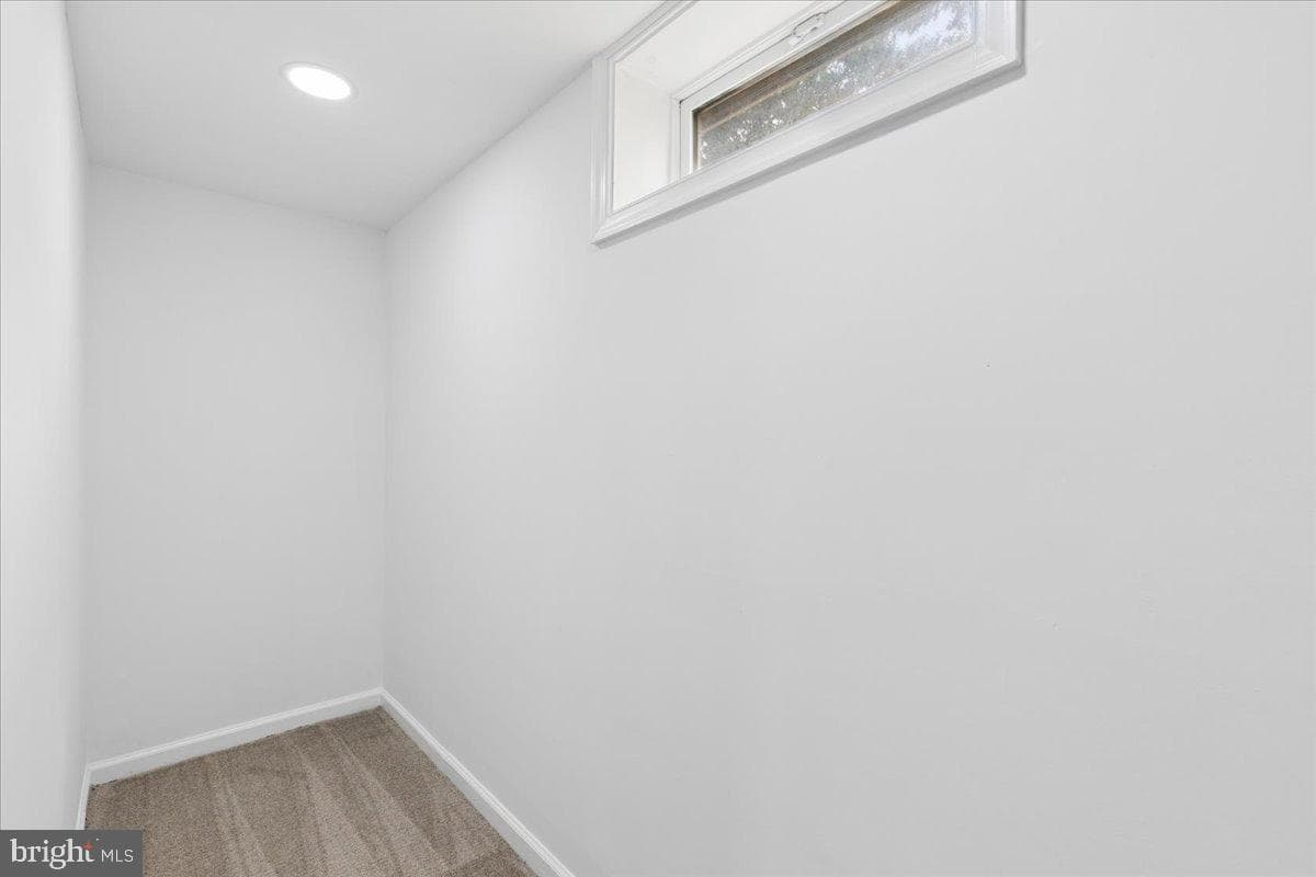 105 Chalmers Avenue photo 33